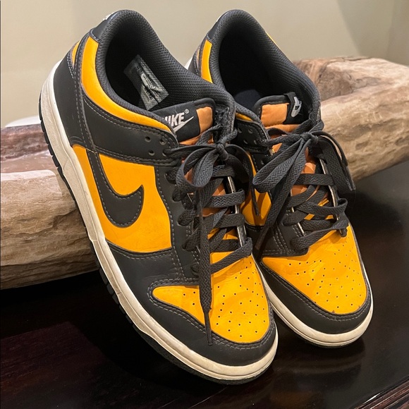Nike Kids Grade School Dunk Low Sneakers - Picture 2 of 16